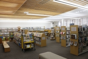 平鹿図書館（平鹿地域局内）
