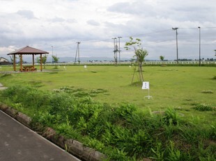 黒川農村公園 (多目的広場）