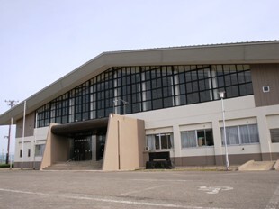 雄物川体育館