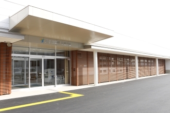 平鹿図書館 工作教室「プラコップでランタンをつくろう」